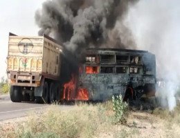 बस-ट्रेलर भिड़ंत, 11 लोग जिंदा जले:जोधपुर नेशनल हाईवे पर रॉन्ग साइड से आया ट्रेलर बस से भिड़ा, दोनों वाहनों में आग लगी
