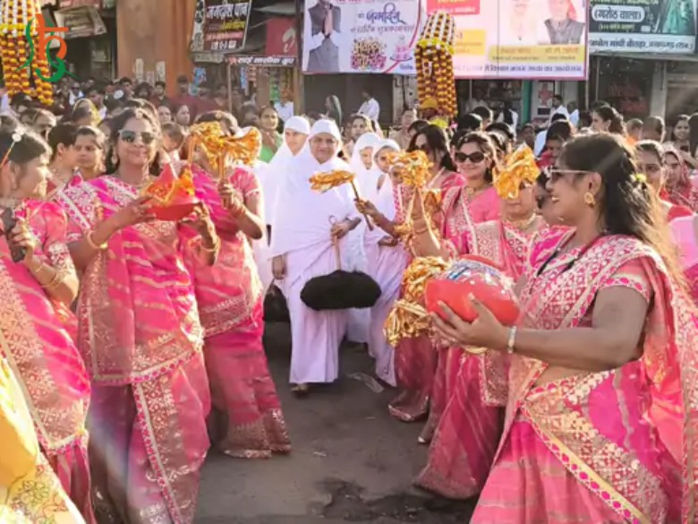 श्री ऋषभदेव मंदिर से निकली वार्षिक रथ यात्रा:मंदिरों पर हुए ध्वजा परिवर्तन, भक्ति नृत्य कार्यक्रम आयोजित